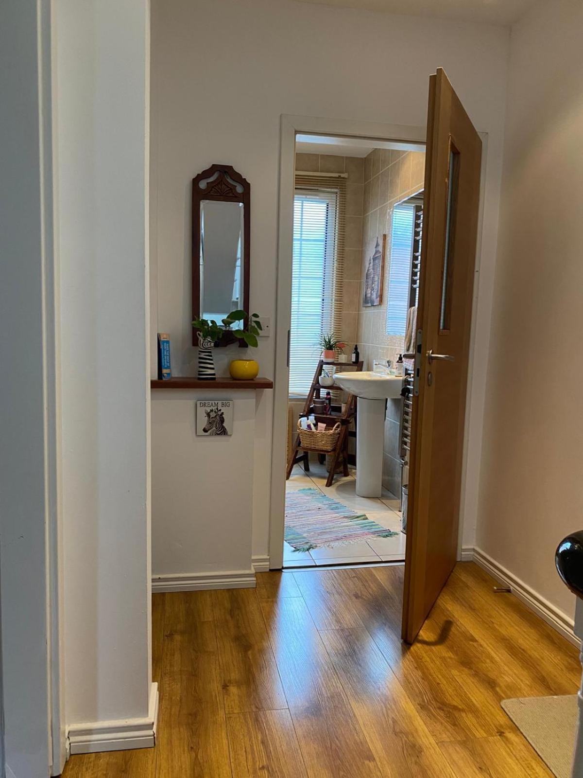 True Colours Apartment In Central Location Bangor  Exterior photo